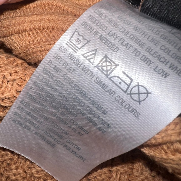 G.I.L.I. Tan Knit Sweater Cape/Pancho Size M/L EUC - Picture 7 of 7